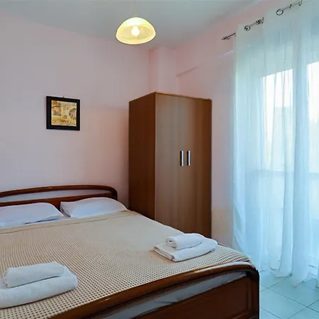 Aliki 2 Bedroomes 8 Guests Appartement Polychrono